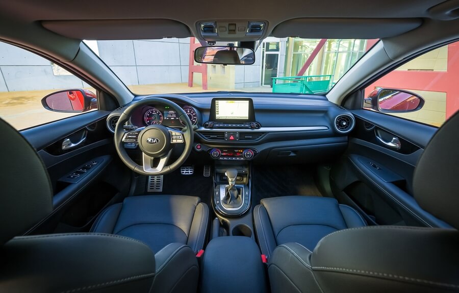 Kia назвала дату старта продаж обновленного Cerato в России :: Autonews