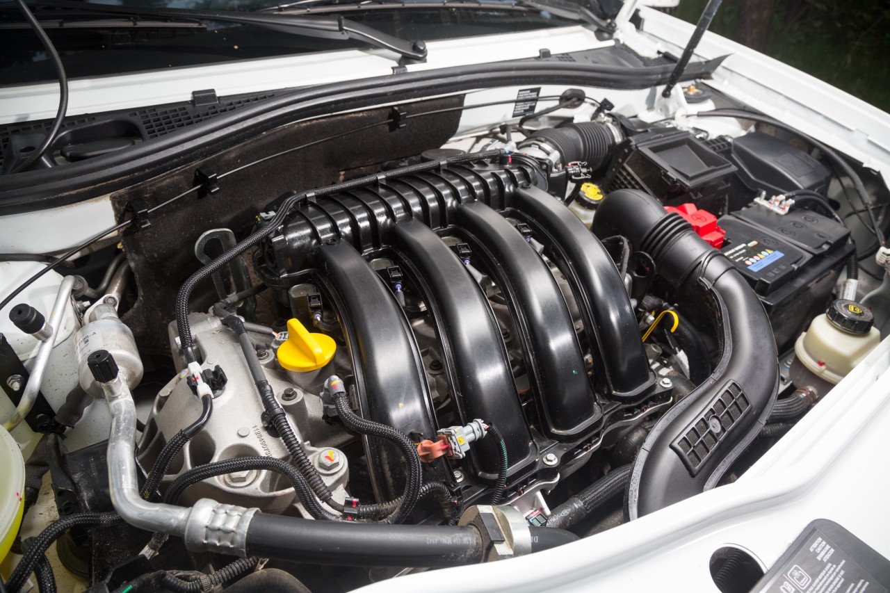 Двигатель дастер 2.0 143. Двигатель Renault Duster 2.0 f4r. Мотор Ниссан Террано 1.6. Двигатель Nissan Terrano 2016 год. Мотор Ниссан Террано 2.0.