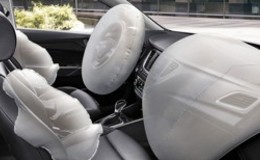 Фронтальные подушки безопасности водителя и переднего пассажира
