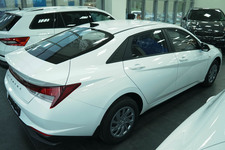 thumb hyundai elantra 4