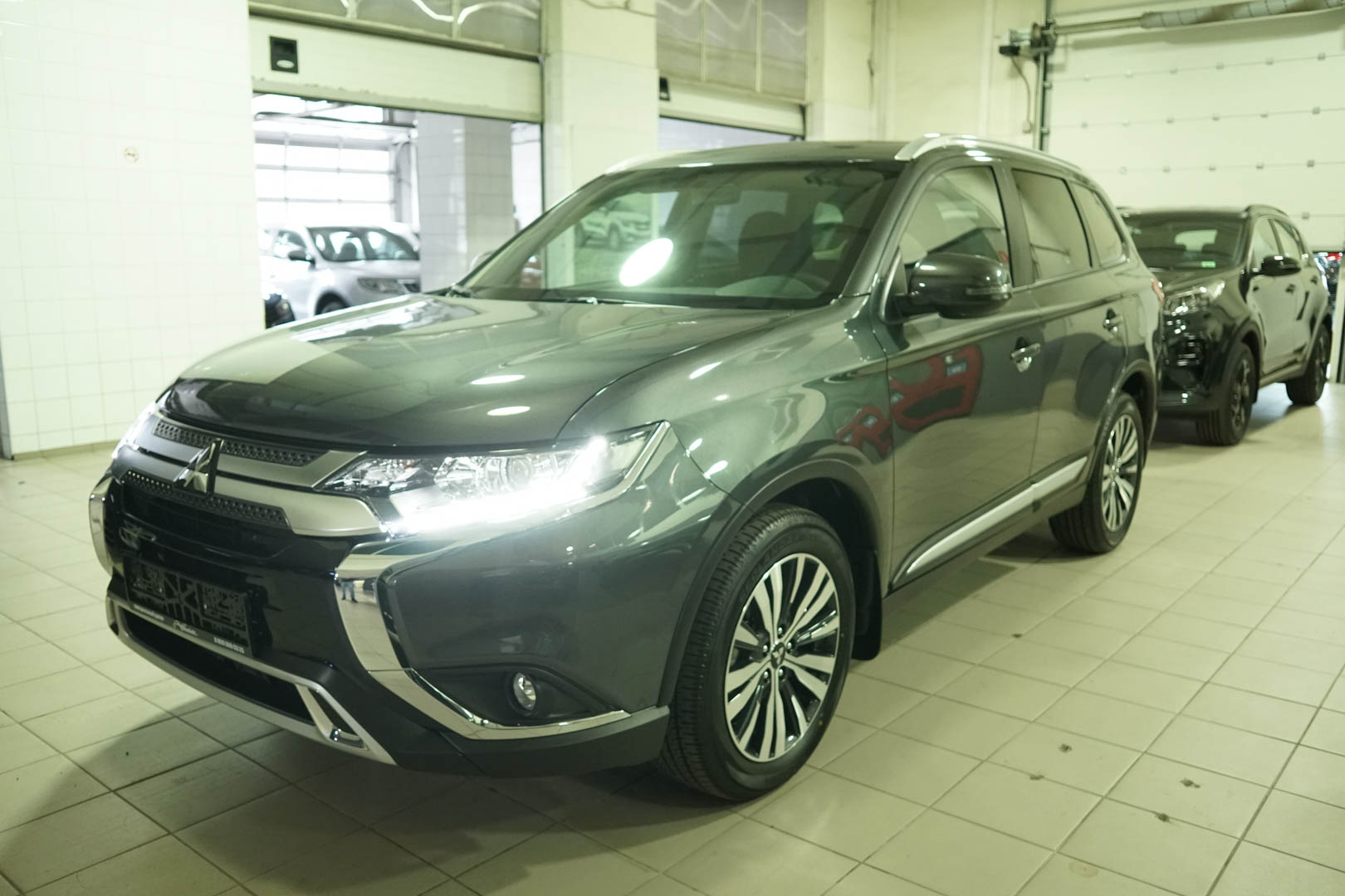 Купить темно-серый Mitsubishi Outlander 5 Мест GT 3.0 6АТ 4WD (227 л.с.)  2024 по цене от 2 179 000 руб., Москва