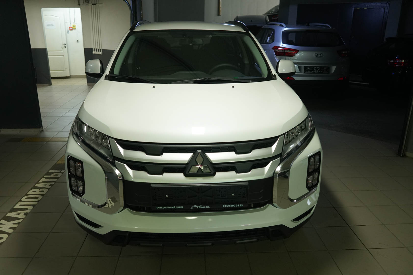 Купить белый Mitsubishi ASX New Invite 1.6 5MT (117 л.с.) 2WD (117 л.с.)  2024 по цене от 1 259 000 руб., Москва