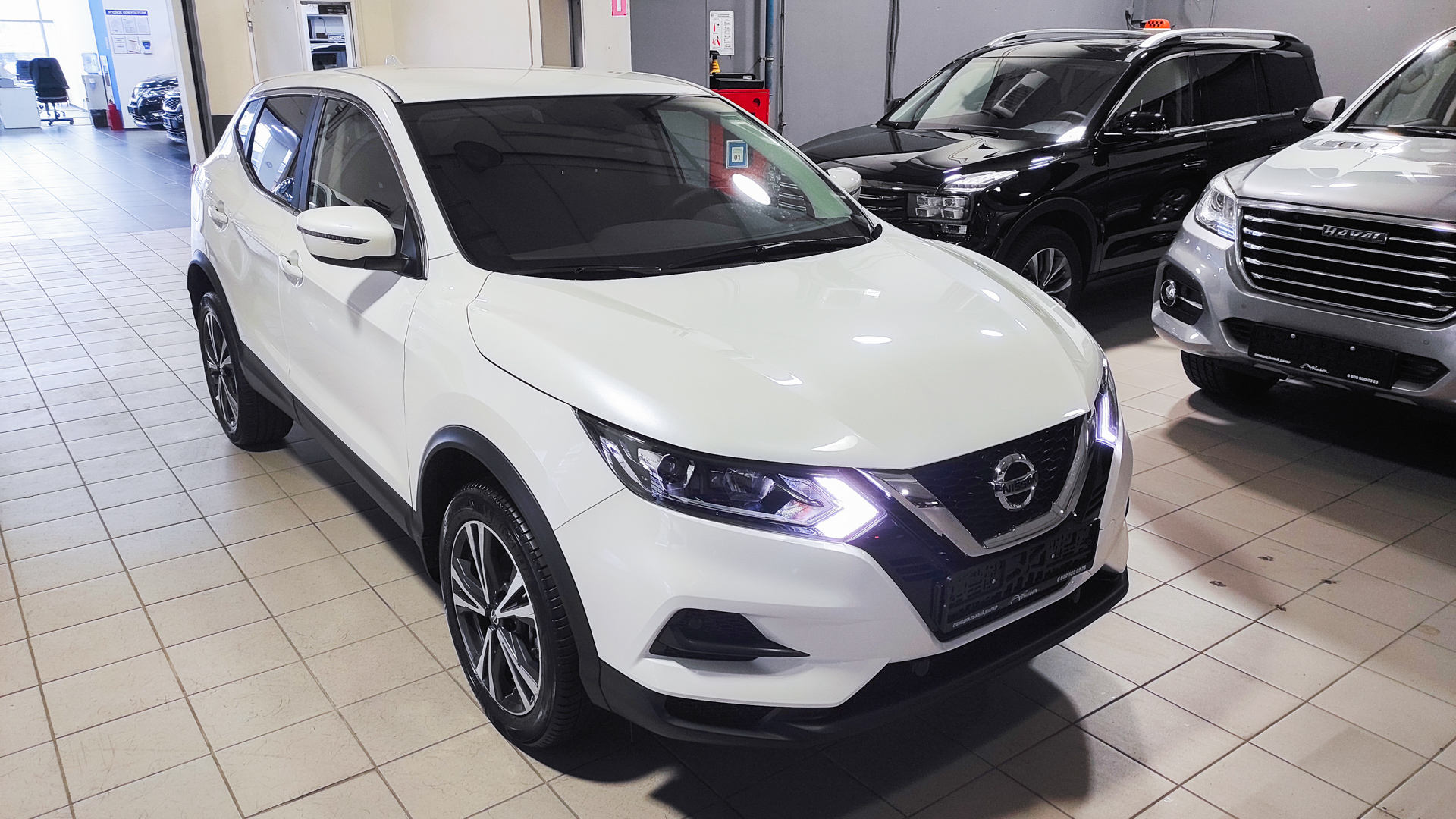 Купить белый Nissan Qashqai ХЕ 1.2 T MT 2WD (115 л.с.) 2024 по цене от 947  000 руб., Москва