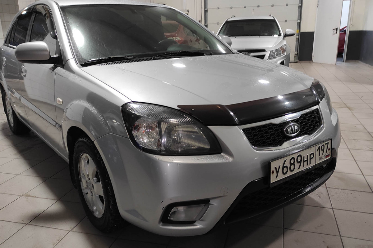 Купить KIA Rio 🚘 1.4 л (95 л.с.)Бензиновый 2010 года ❗ за 380 000 ₽ c  пробегом 145 000 км в Москве