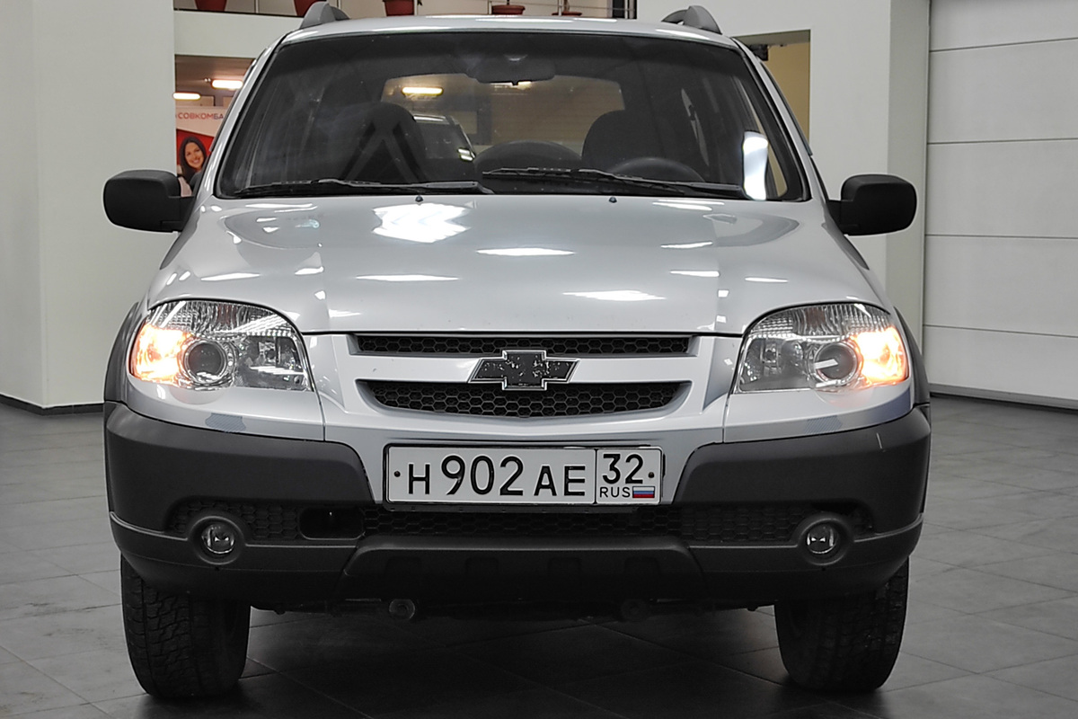 Купить Chevrolet Niva 🚘 1.7 л (80 л.с.)Бензиновый 2012 года ❗ за 350 000 ₽  c пробегом 119 000 км в Москве