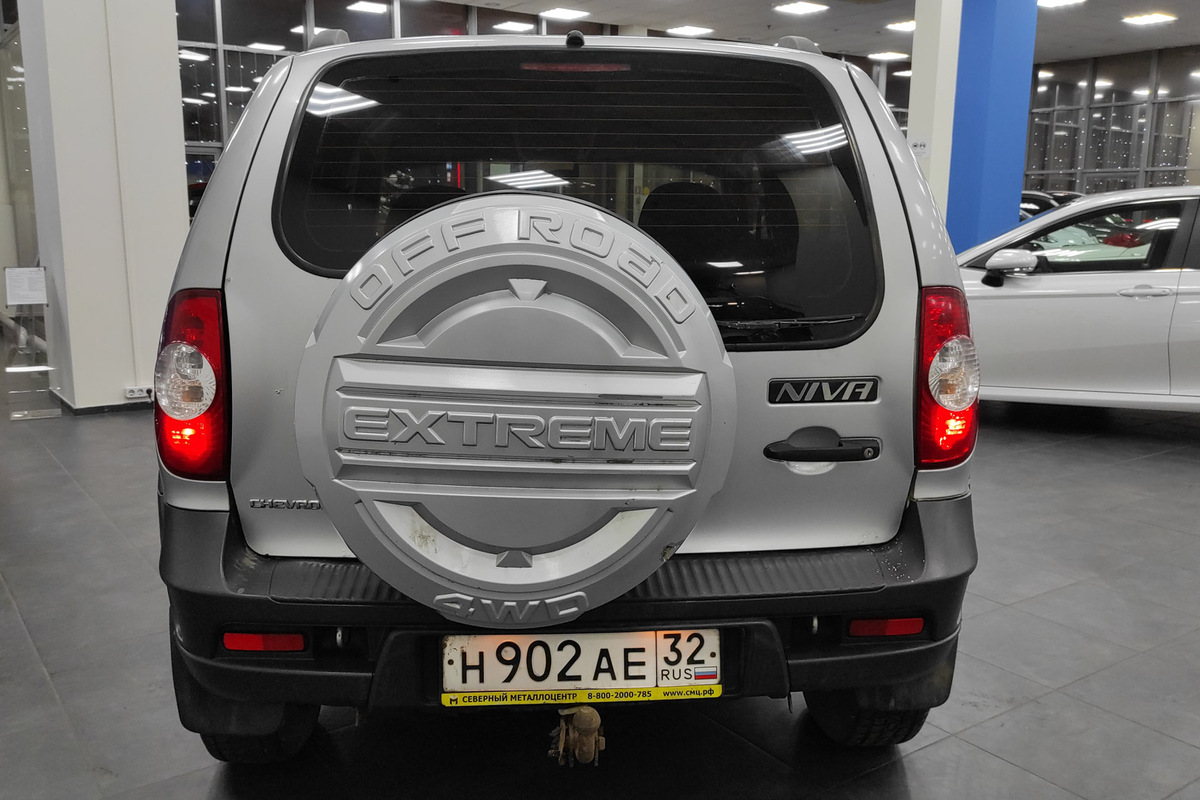 Купить Chevrolet Niva 🚘 1.7 л (80 л.с.)Бензиновый 2012 года ❗ за 350 000 ₽  c пробегом 119 000 км в Москве