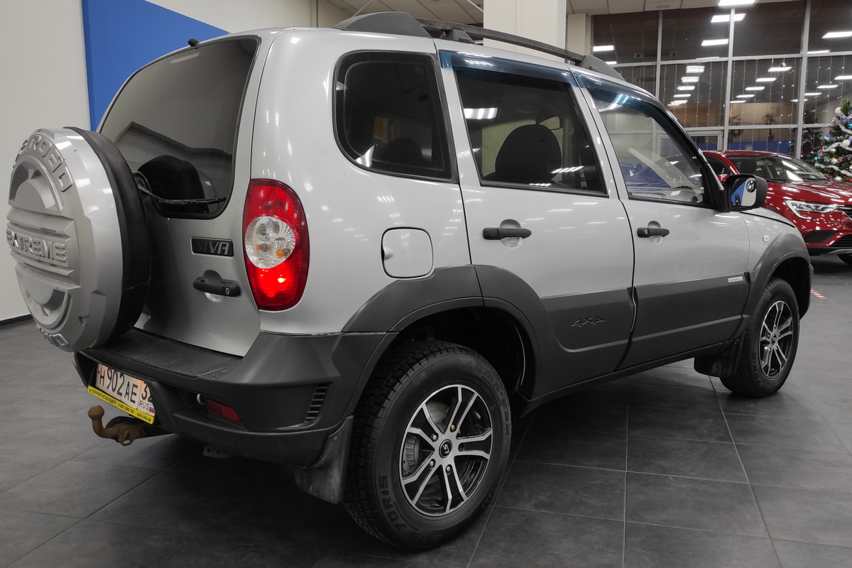 Купить Chevrolet Niva 🚘 1.7 л (80 л.с.)Бензиновый 2012 года ❗ за 350 000 ₽  c пробегом 119 000 км в Москве